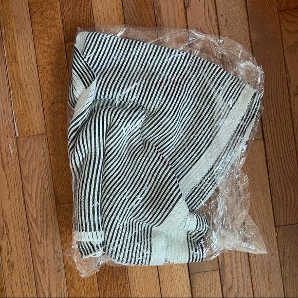 Various scarves - Picture 1 of 7